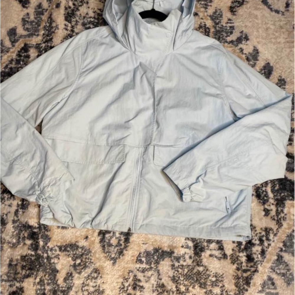 lululemon athletica Pale Blue Hooded Crop Utility Jacket - Picture 3 of 4